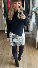 Load image into Gallery viewer, SILVER SEQUIN SKIRT
